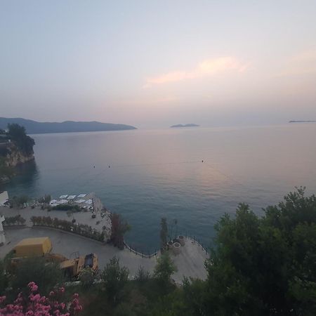 Darla Sea View Apartment Влёра Экстерьер фото