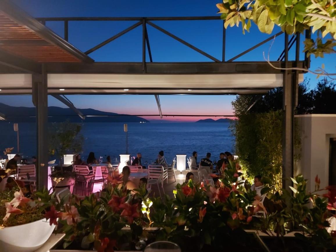 Darla Sea View Apartment Влёра Экстерьер фото