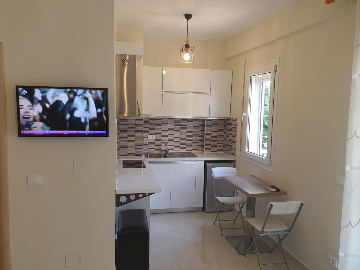 Darla Sea View Apartment Влёра Экстерьер фото