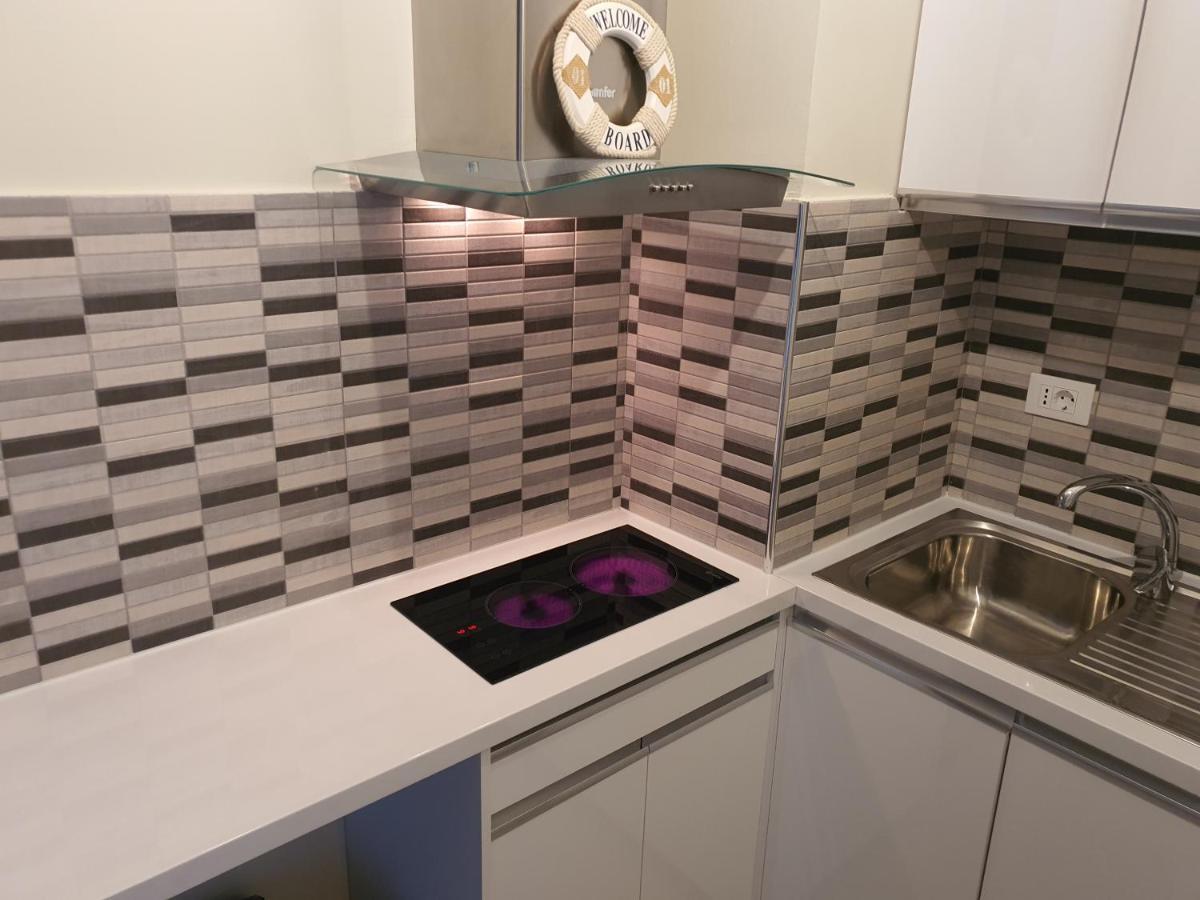 Darla Sea View Apartment Влёра Экстерьер фото