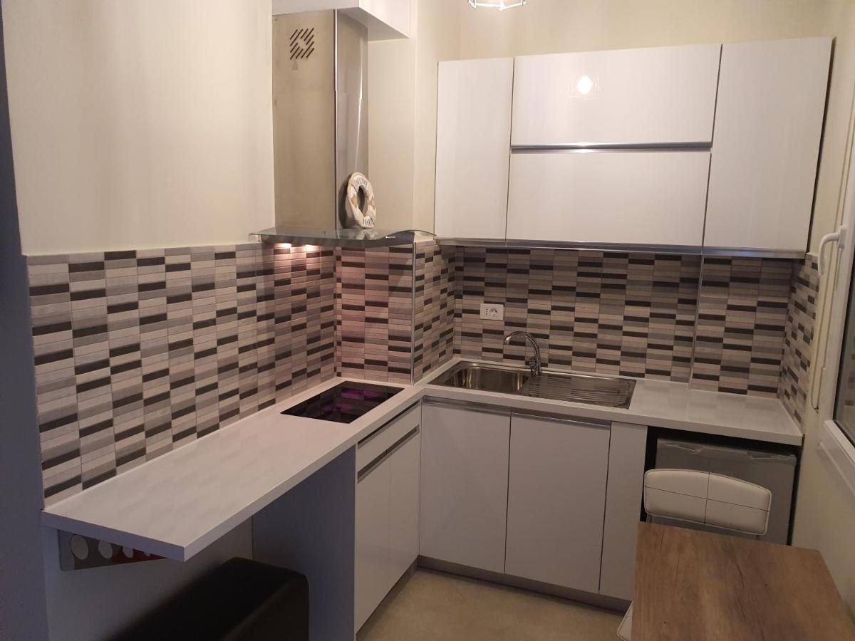 Darla Sea View Apartment Влёра Экстерьер фото