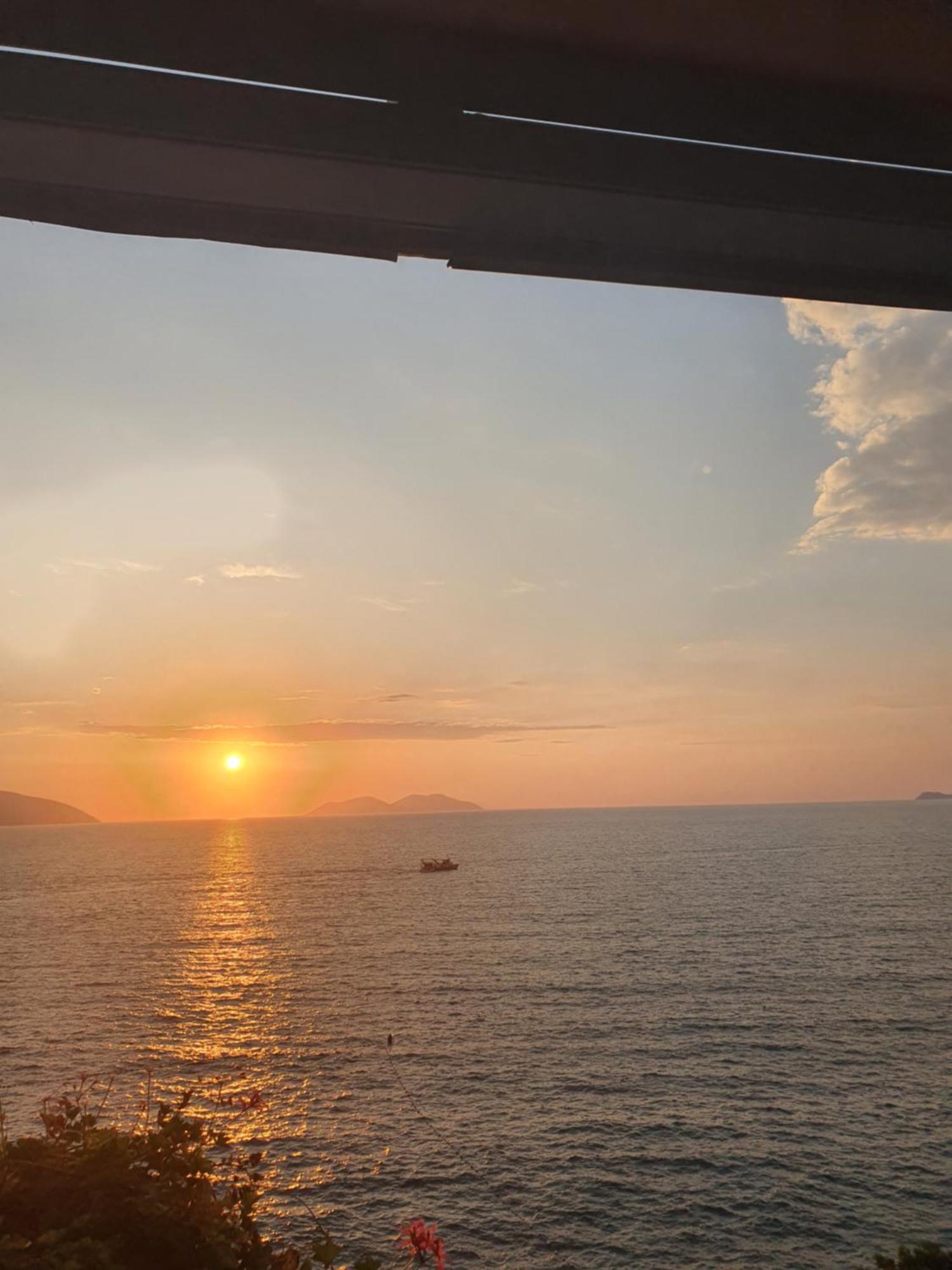 Darla Sea View Apartment Влёра Экстерьер фото